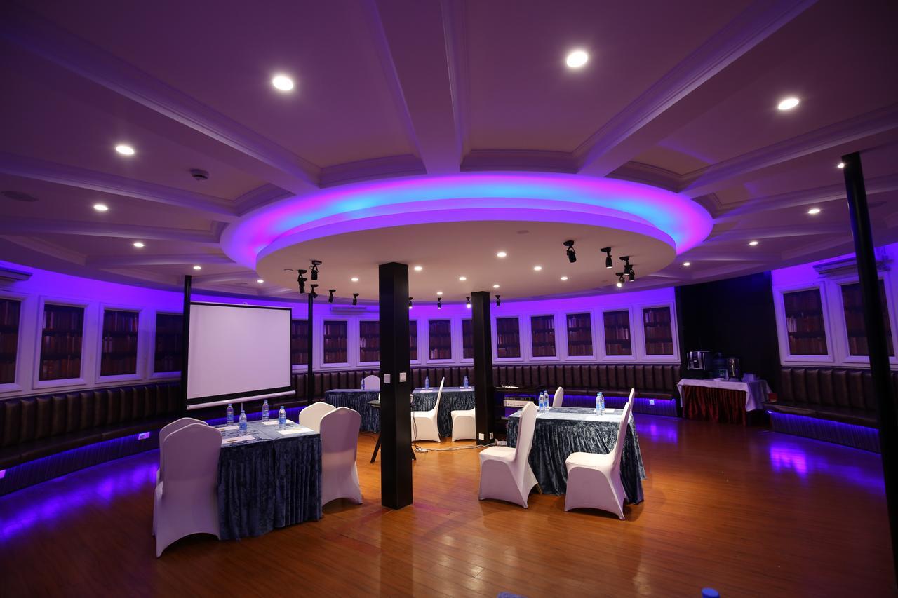 Hotel Crown Crystal 4*