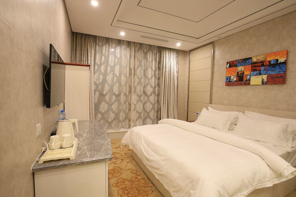 Hotel Crown Crystal 4*